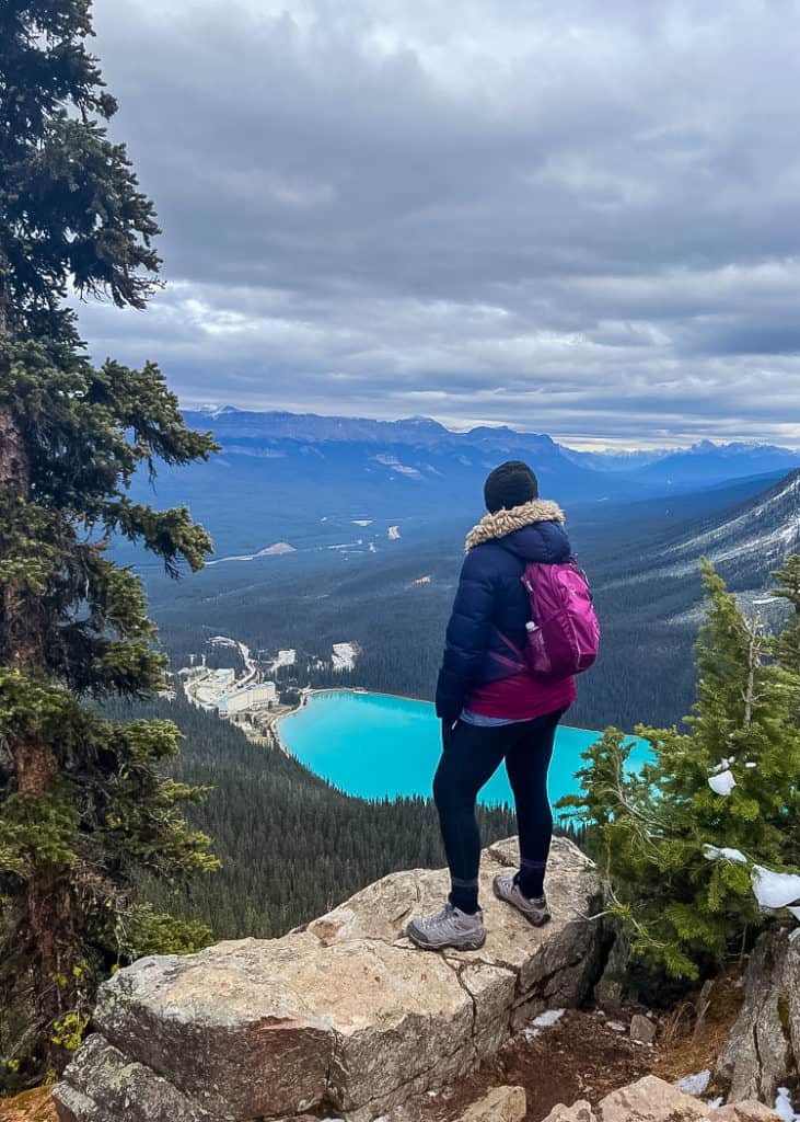 Hiking-Lake-Louise-Little-Beehive-me-at-lookout
