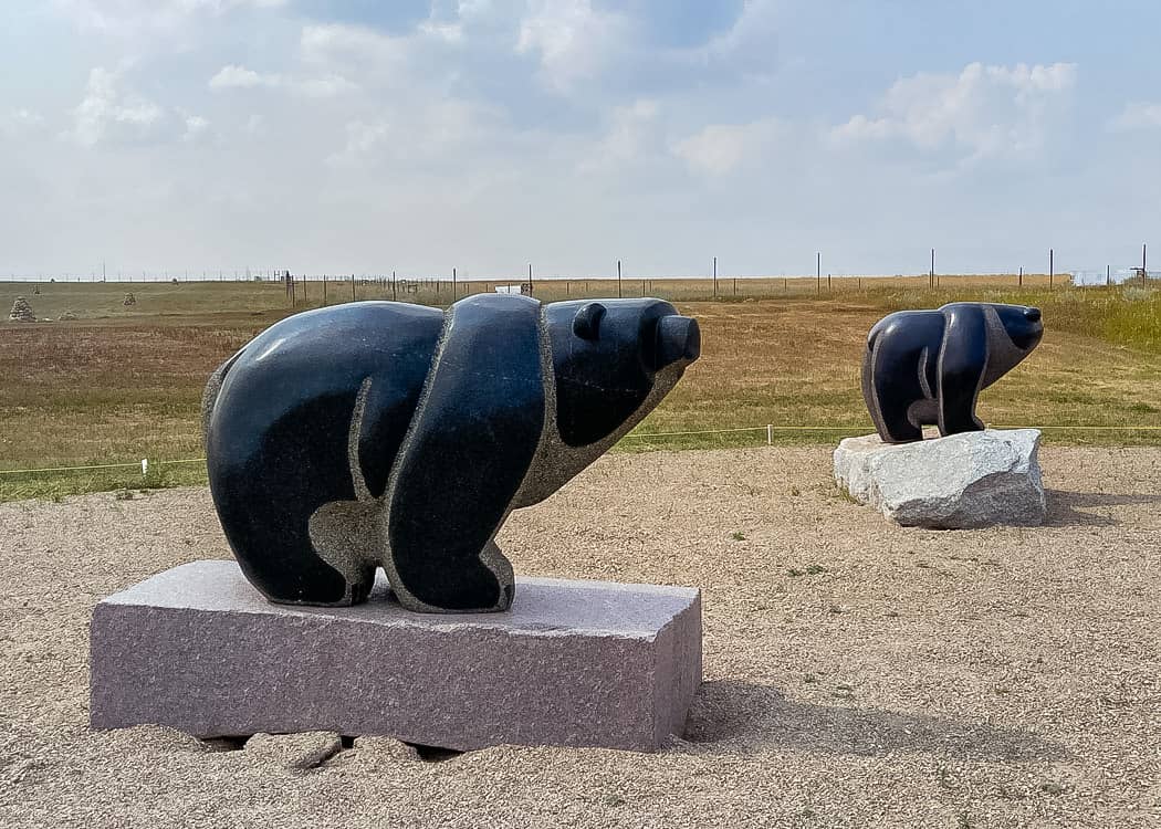 Wanuskewin-Bears-statue-in-front-of-entrance