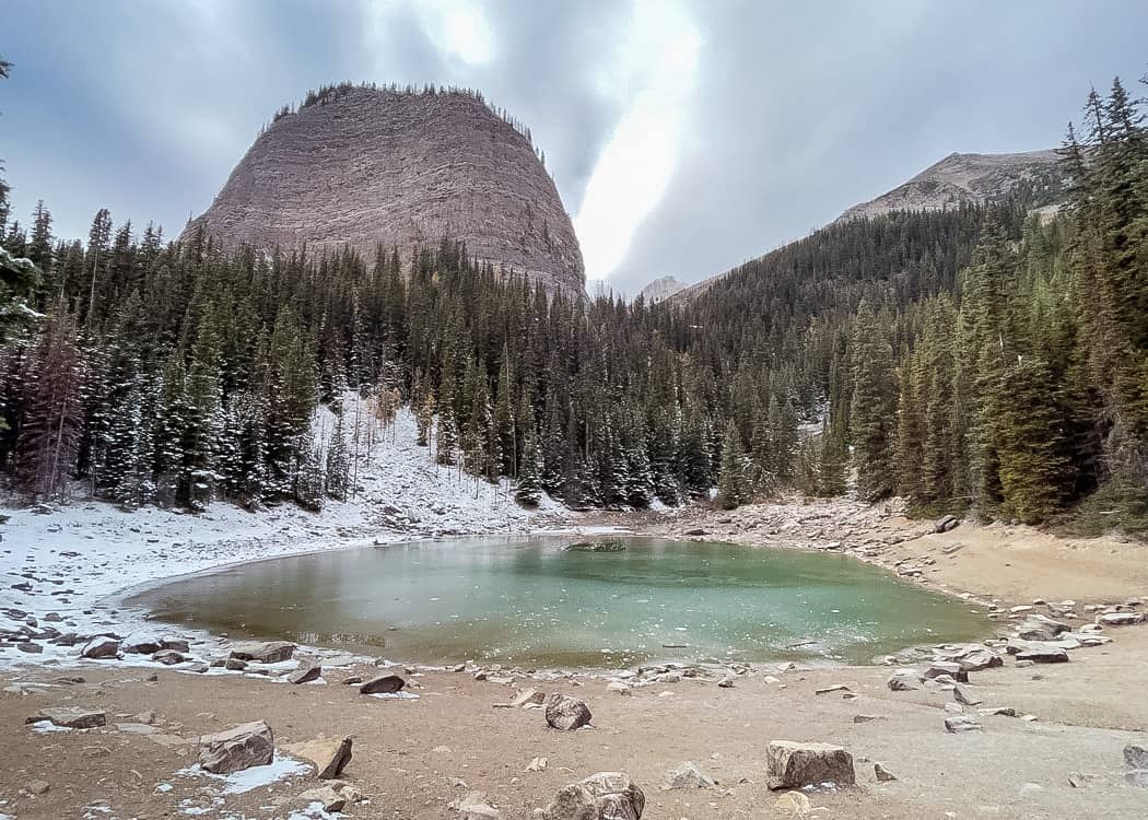 Hiking-Lake-Louise-Mirror-Lake