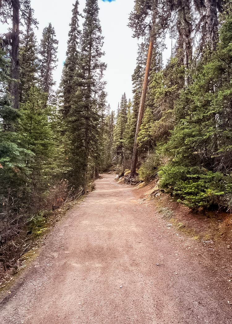 Lake-Agnes-Tea-House-Hike-Starting-the-hike