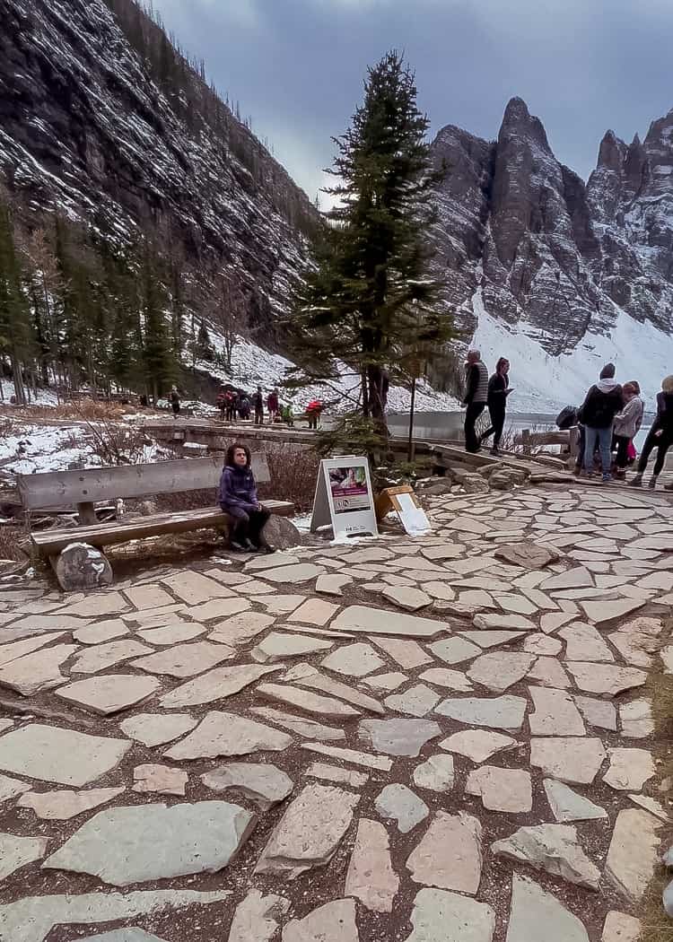 Lake-Agnes-Tea-House-Hike-little-bridge-next-to-tea-house