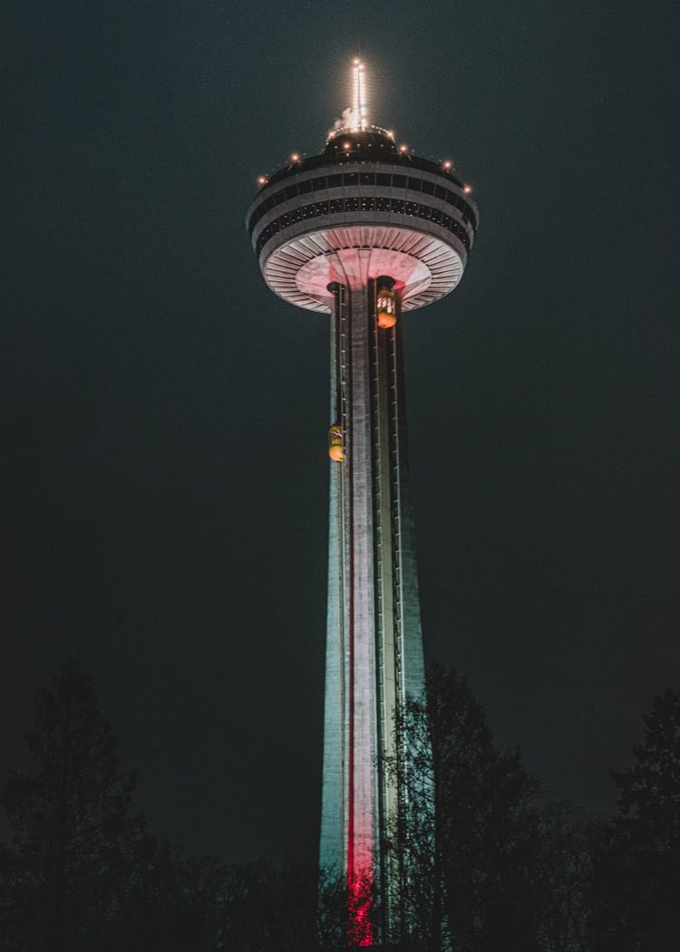Niagara-Falls-in-Winter-Skylon-Tower-at-night