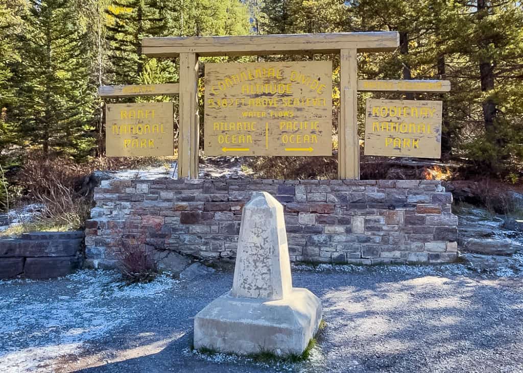 Kootenay-National-Park-Continental-Divide-signs