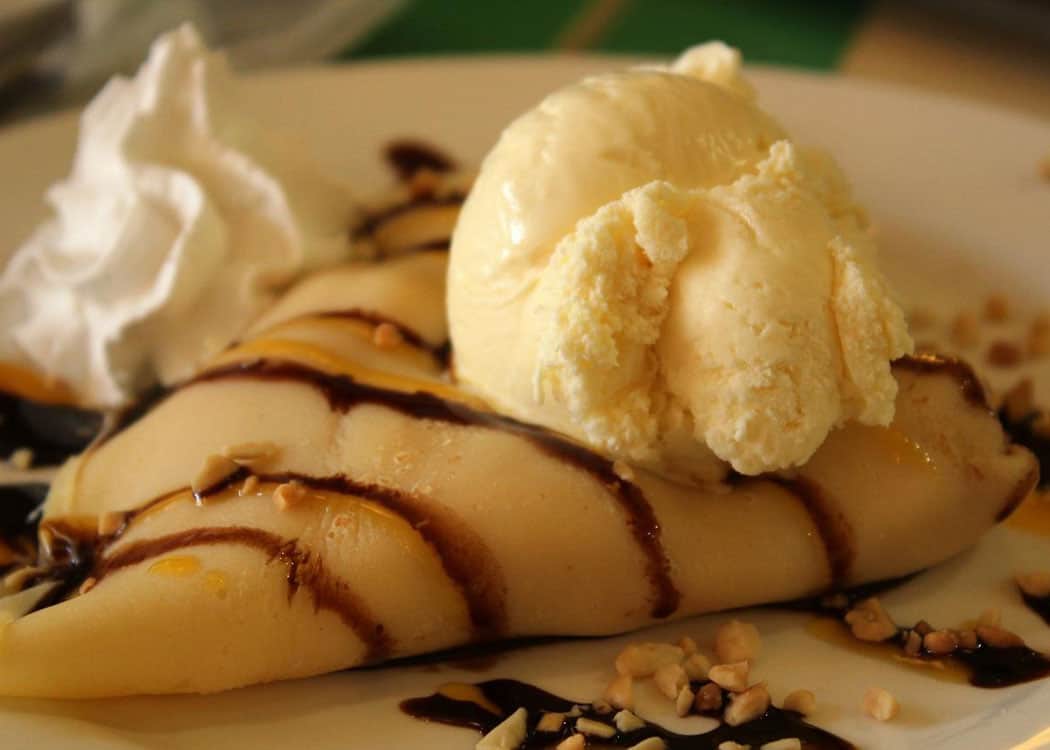 Mississauga-Ice-Cream-Dessert-Crepe-and-ice-cream