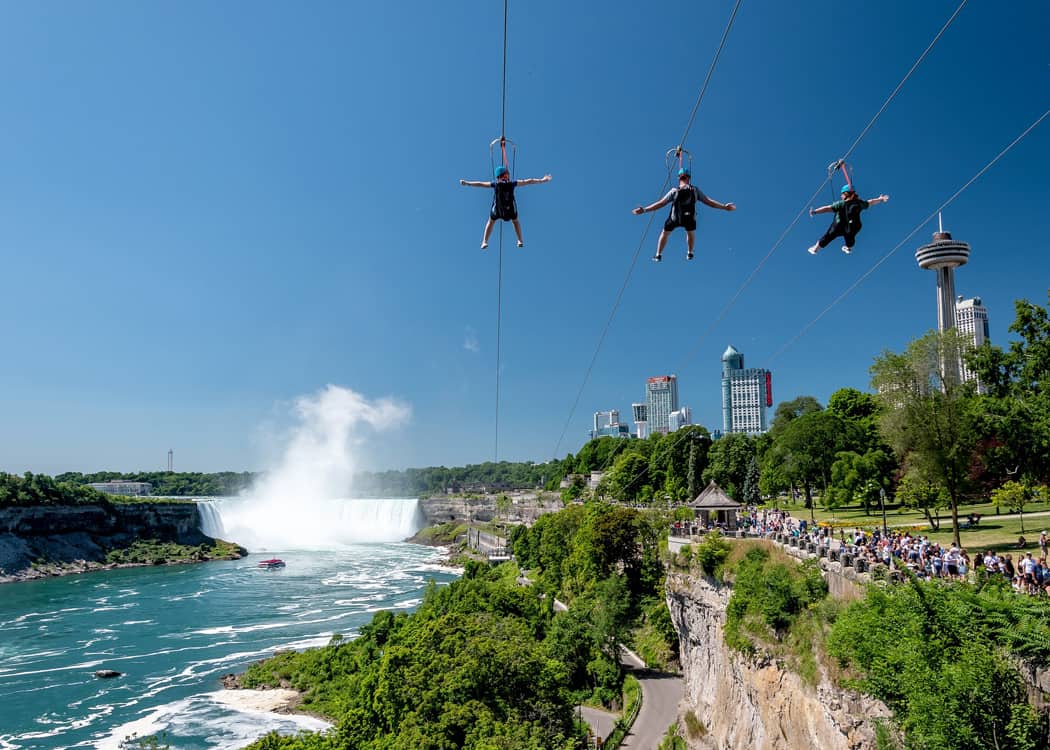 Niagara-Falls-in-Winter-Zip-lining