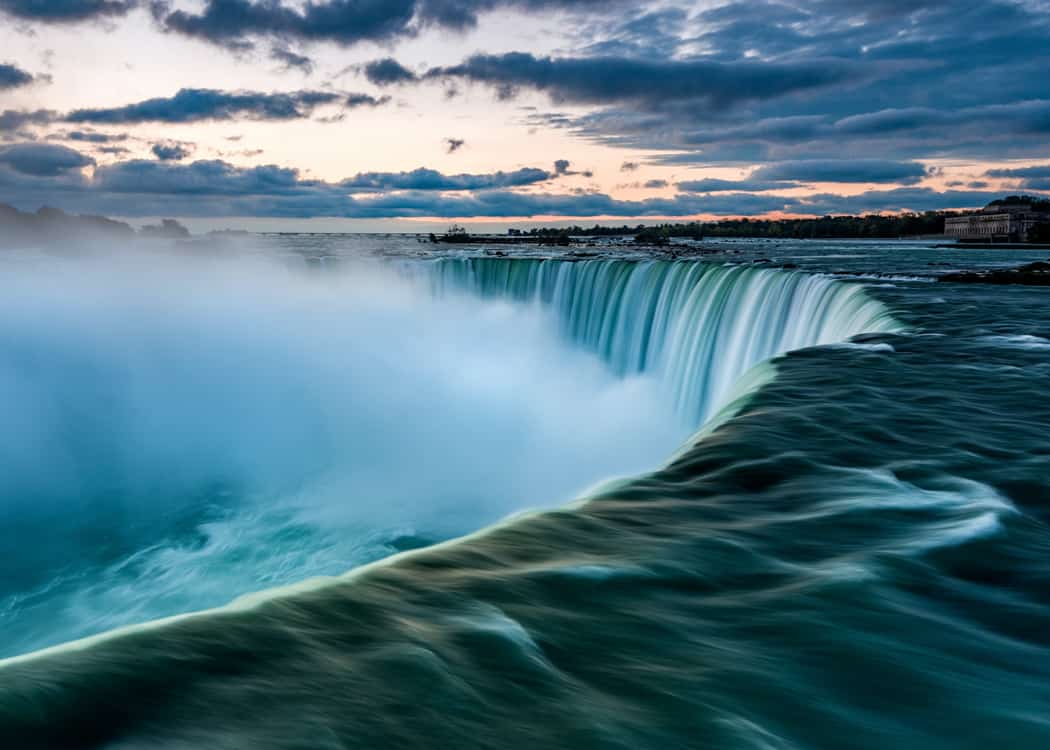 Is-Ontario-in-the-USA-or-Canada-Niagara-Falls