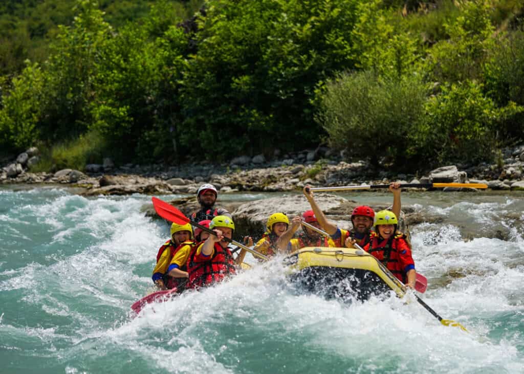 White-Water-Rafting-Jasper-rapids-with-yellow-raft