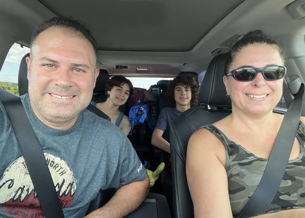 Toronto-to-Montreal-Drive-Family-in-car