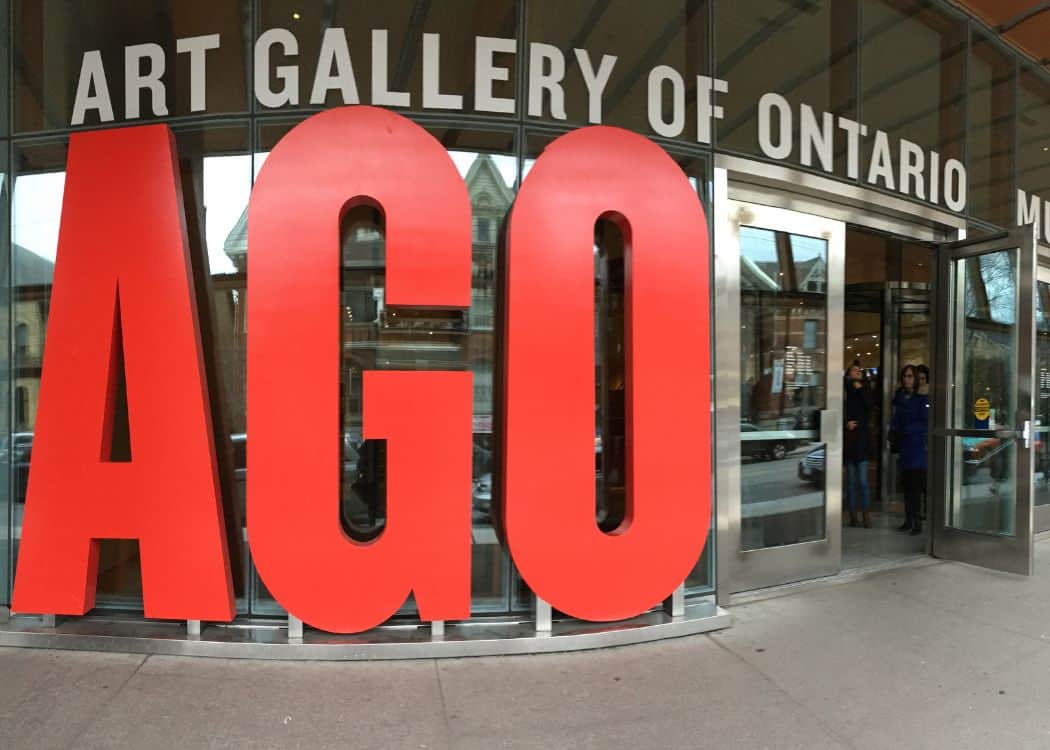Toronto-in-Fall-Entrance-to-the-AGO