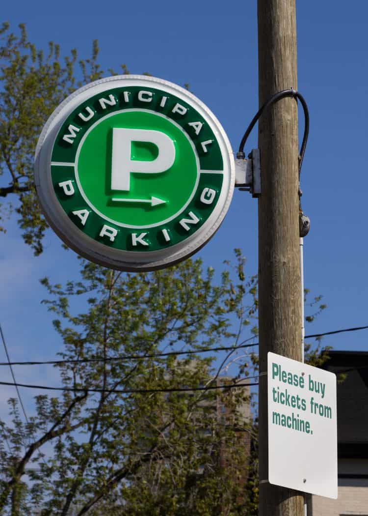 Toronto-in-Fall-Green-P-Parking-Sign